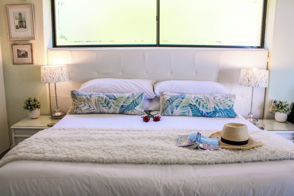 Luxury, Suite, King Bed, Beach Side, Ocean View, Sofa, Hot Tub
