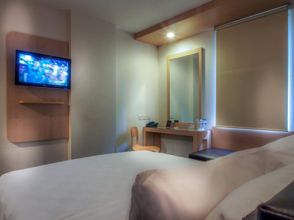 M Hotel Jakarta 49/67