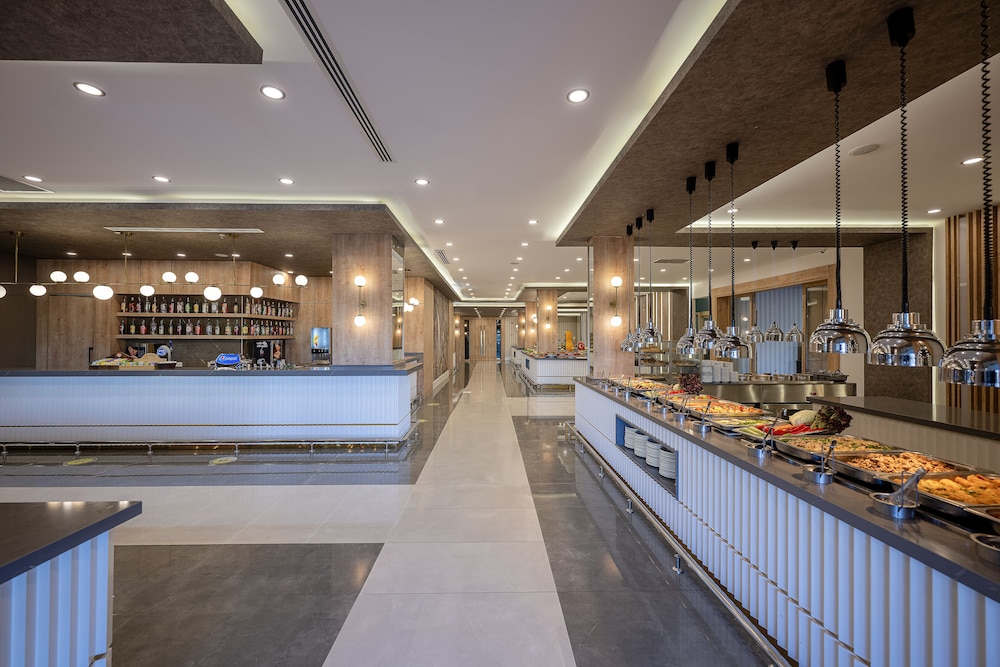 L'Oceanica Beach Resort Hotel 4/50