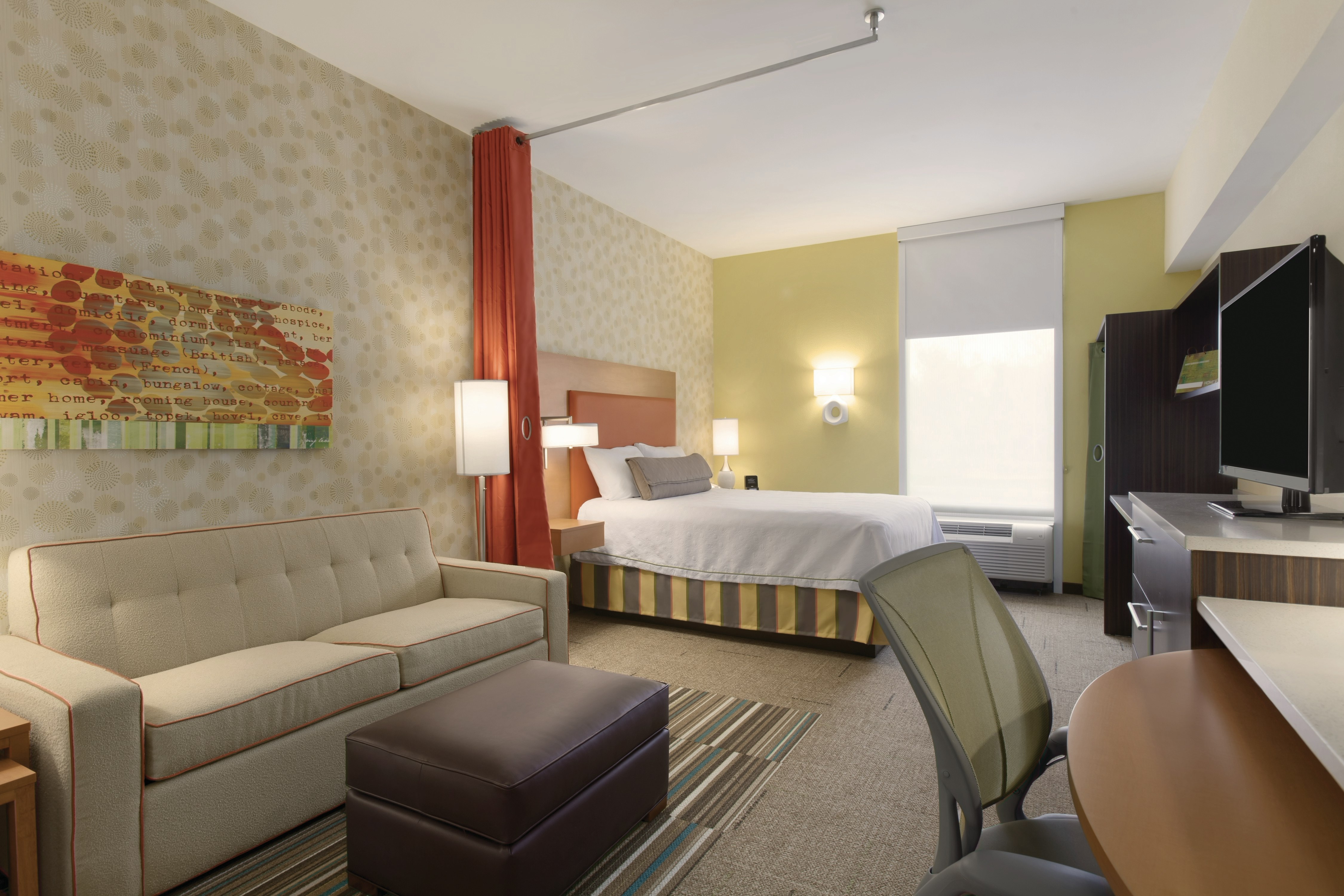 STUDIO, QUEEN BED