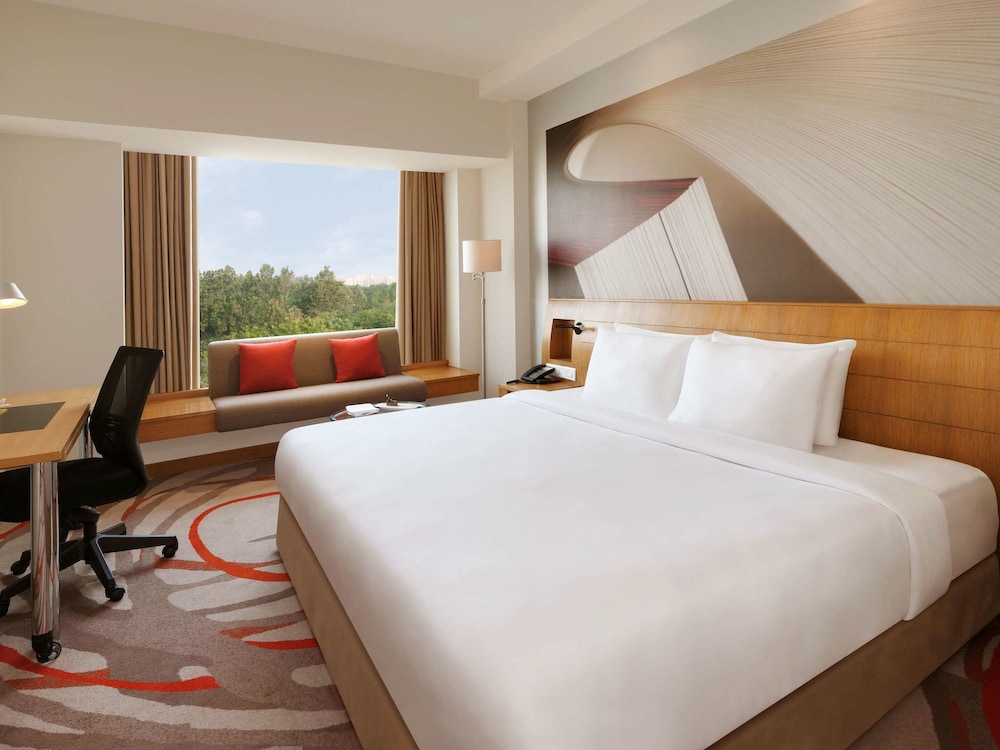 NOVOTEL HYDERABAD CONVENTION CENTRE 13/73