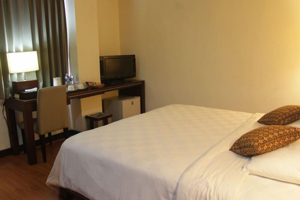 ROYAL JELITA HOTEL 15/45