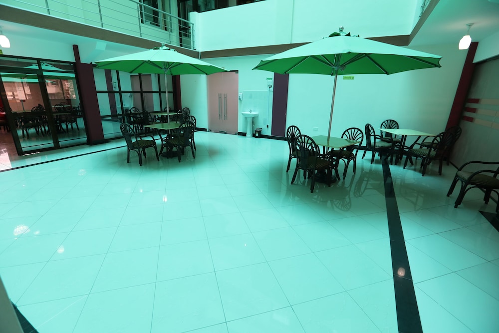 Sheratton Regency Hotel 18/34