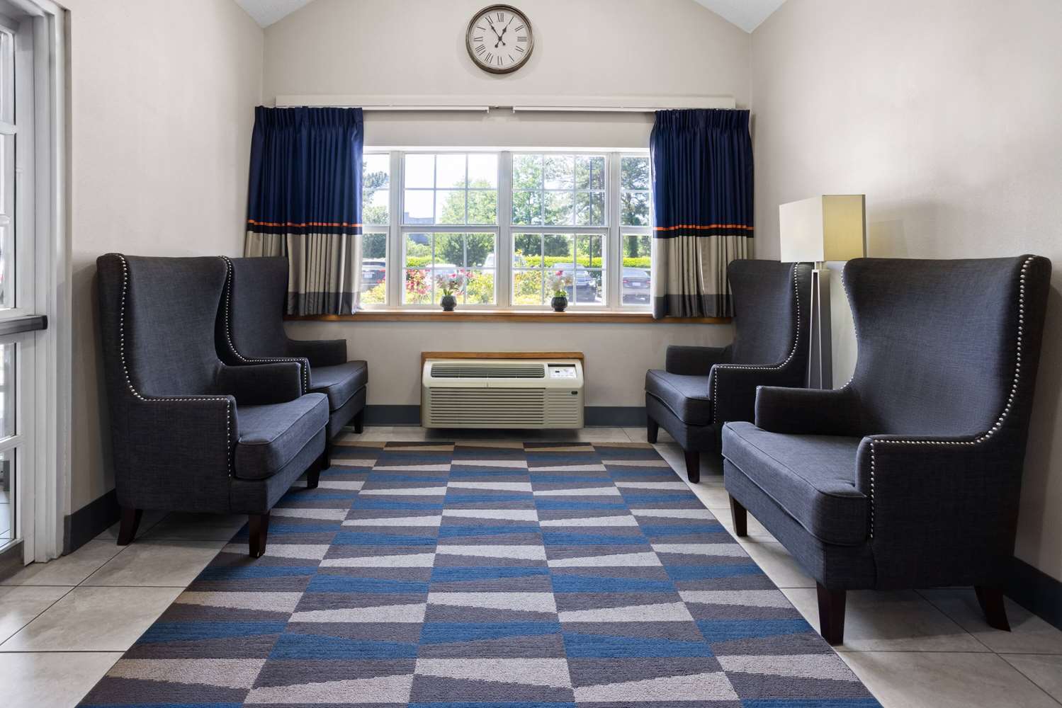 Microtel Inn & Suites by Wyndham Raleigh Durham Airport 19/32