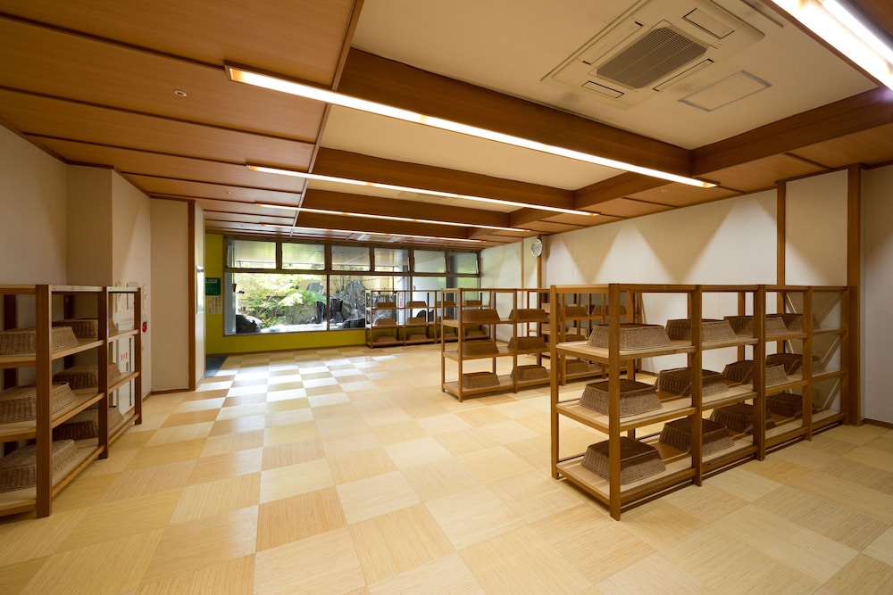 TSUKASA ROYAL HOTEL 61/72