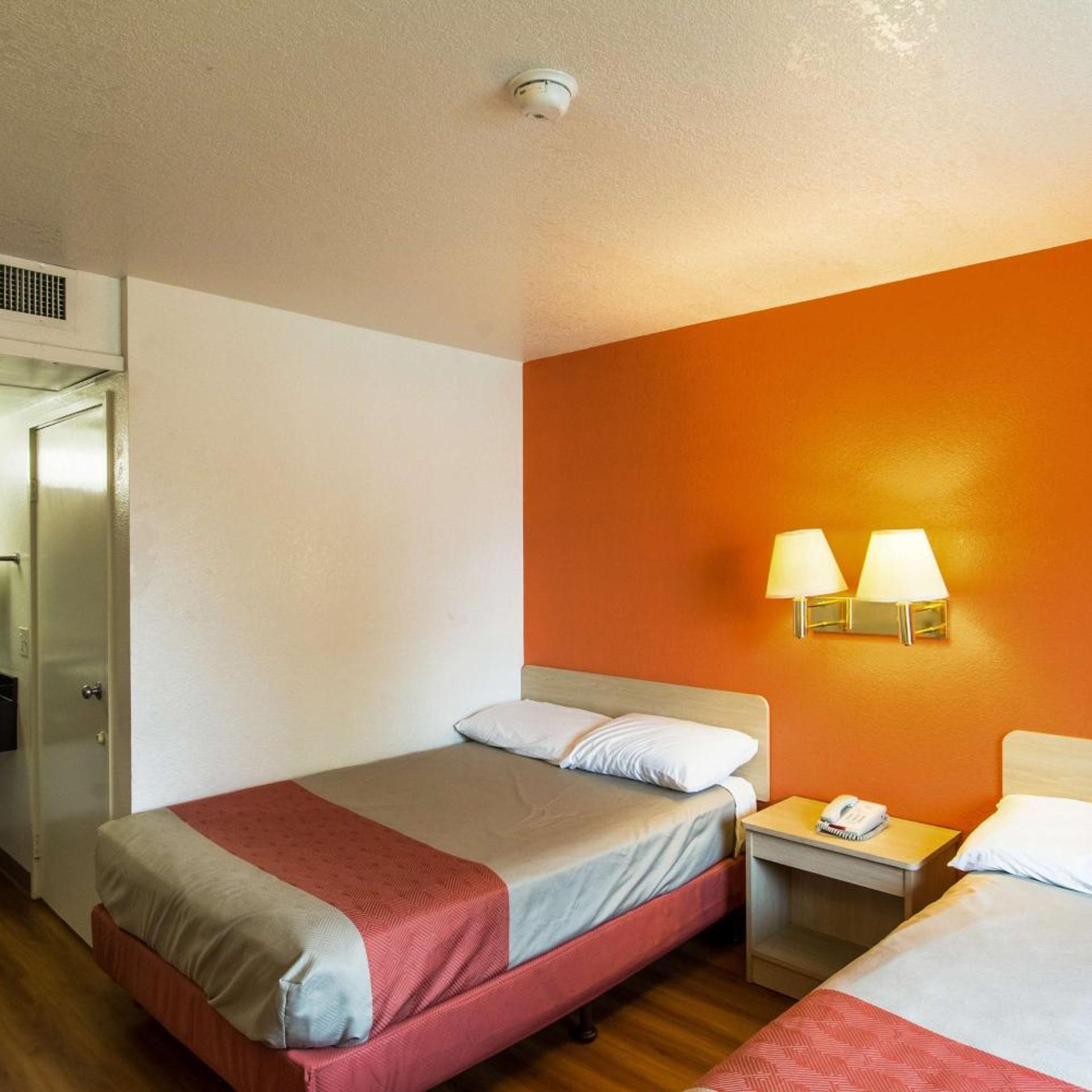 غرفة رباعية، Motel6 Redding, CA - North 4/10