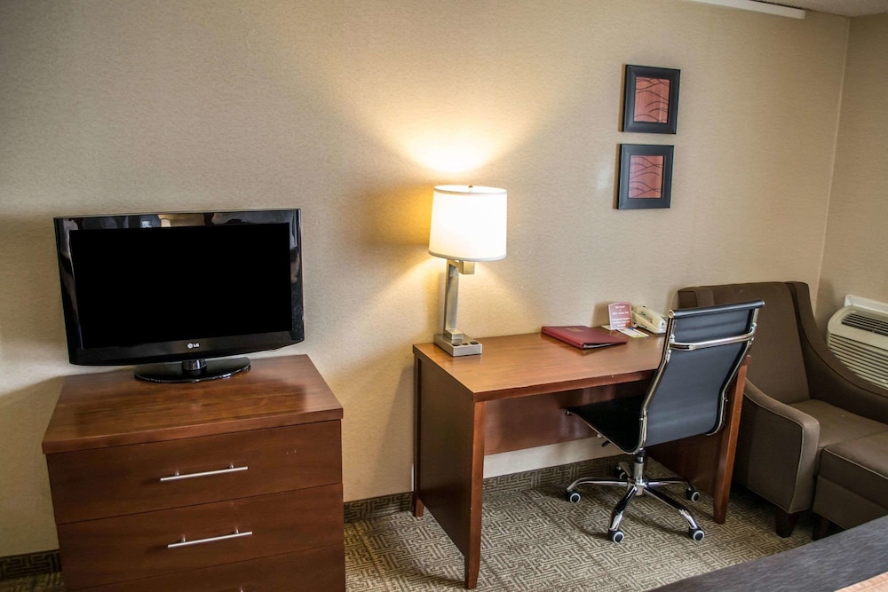 Comfort Inn & Suites Beaverton - Portland West 37/41