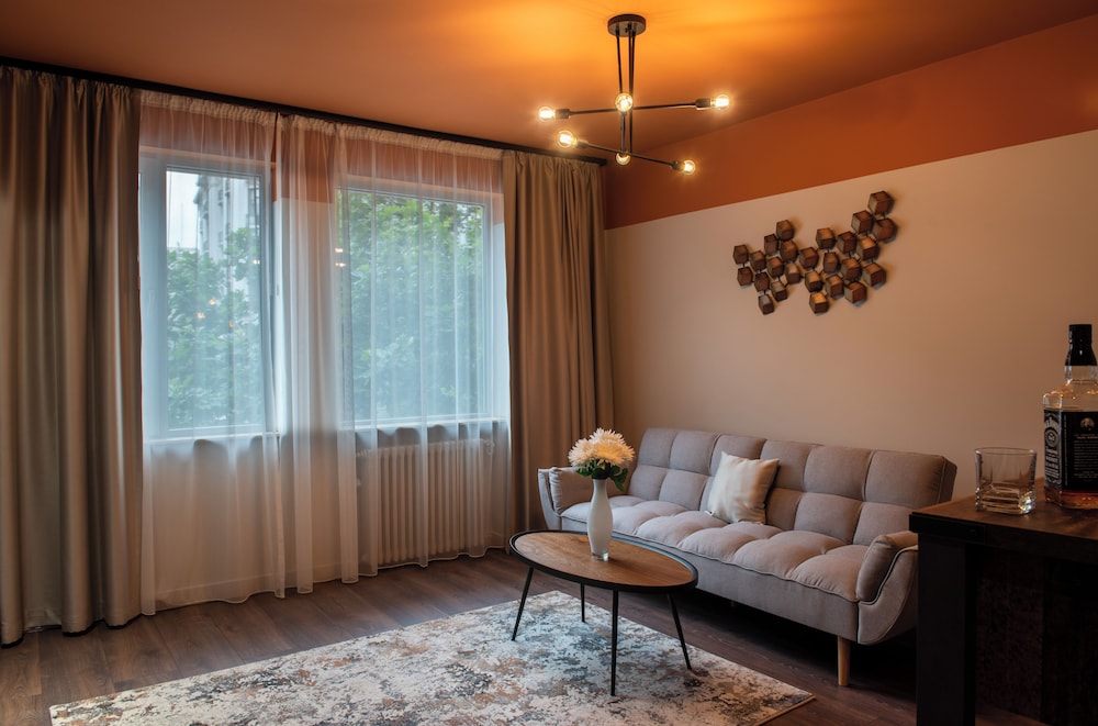 Bucharest Comfort Suites 39/66