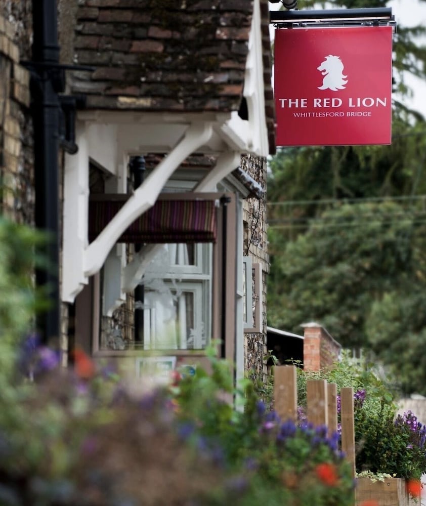The Red Lion 2/76