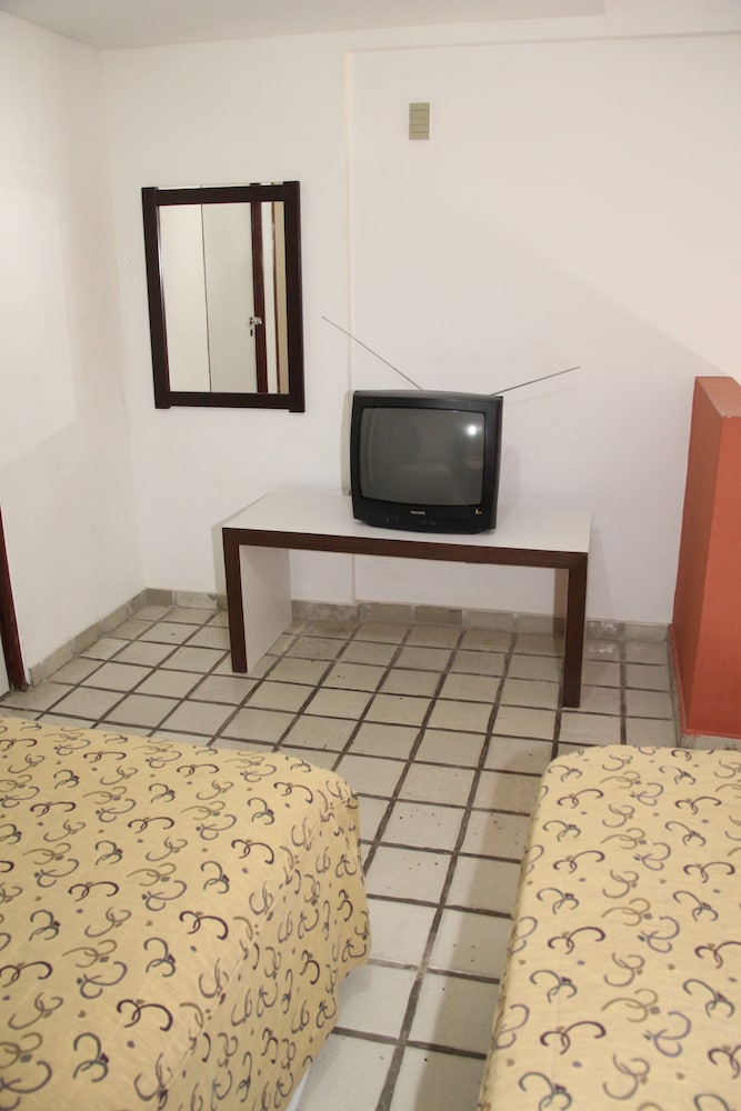 Lagoa Mar Hotel 12/56