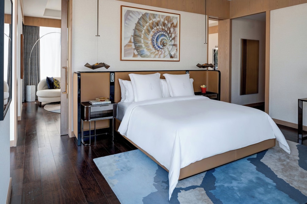 1 BEDROOM, SUITE, TERRACE