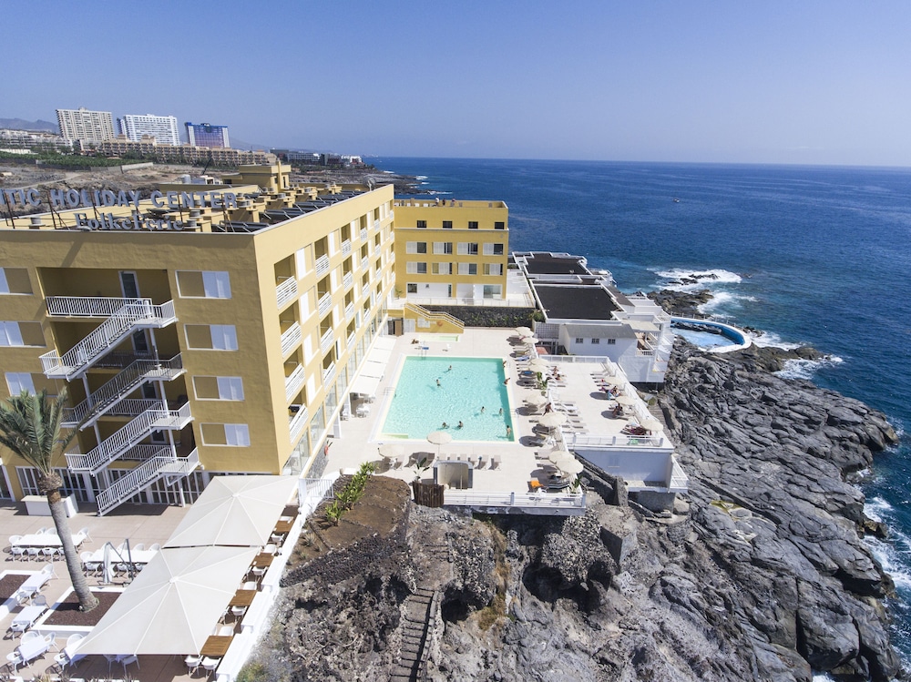 Atlantic Holiday Hotel 2/72