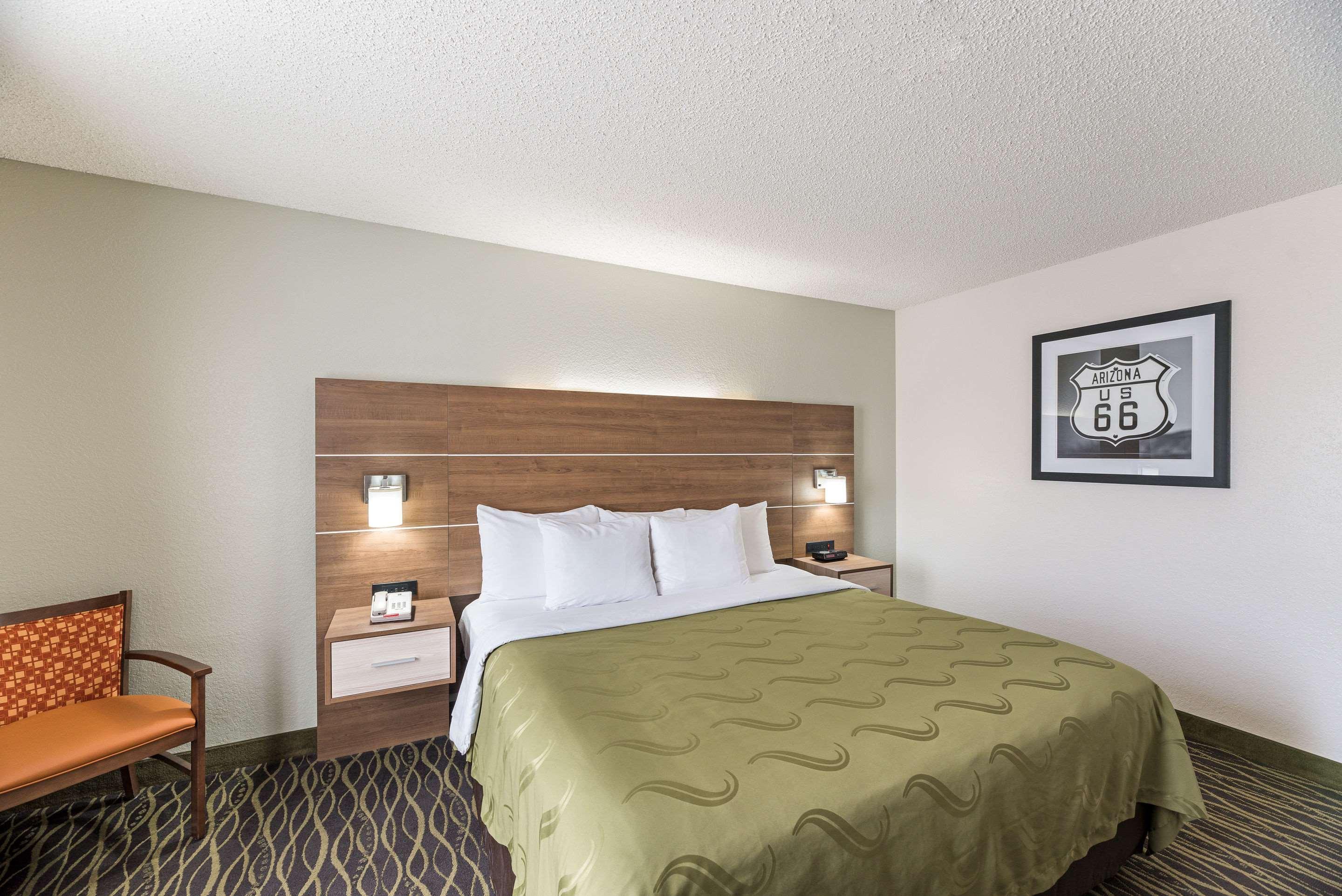 ROOM, KING BED, ACCESSIBLE