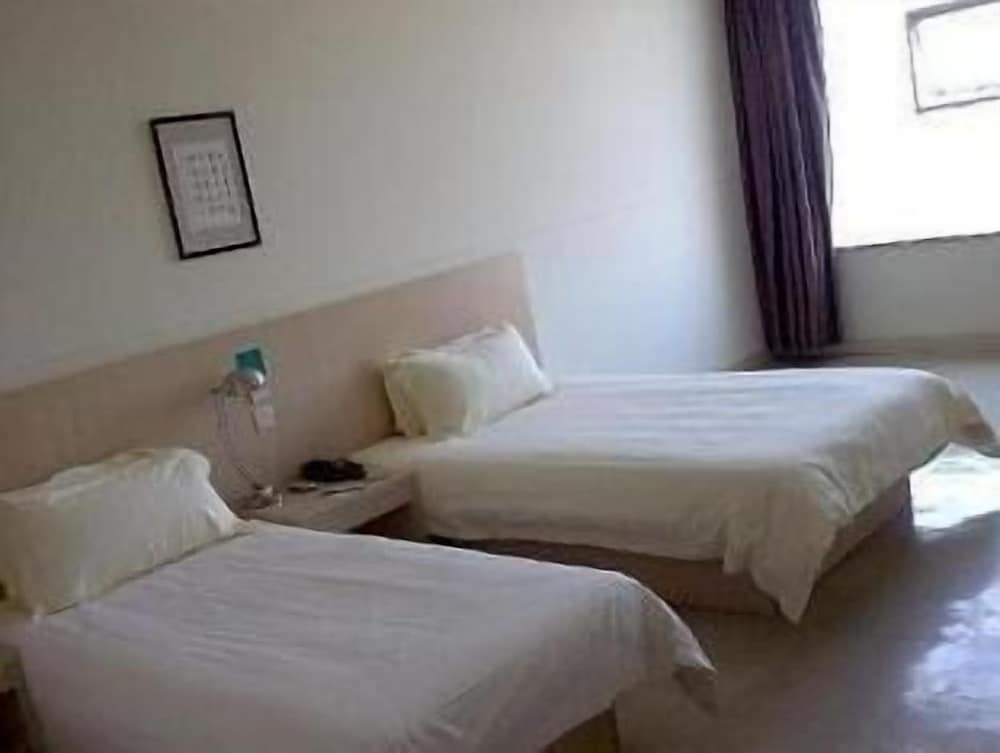 Standard, Twin Beds