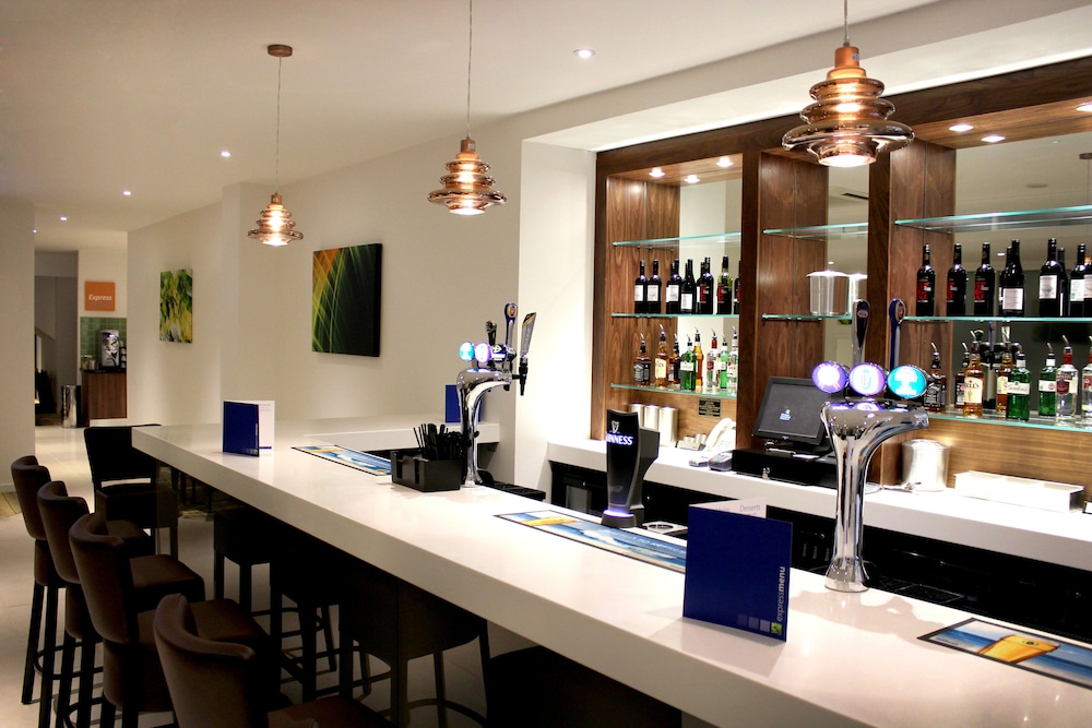 Holiday Inn Express Wakefield 34/48