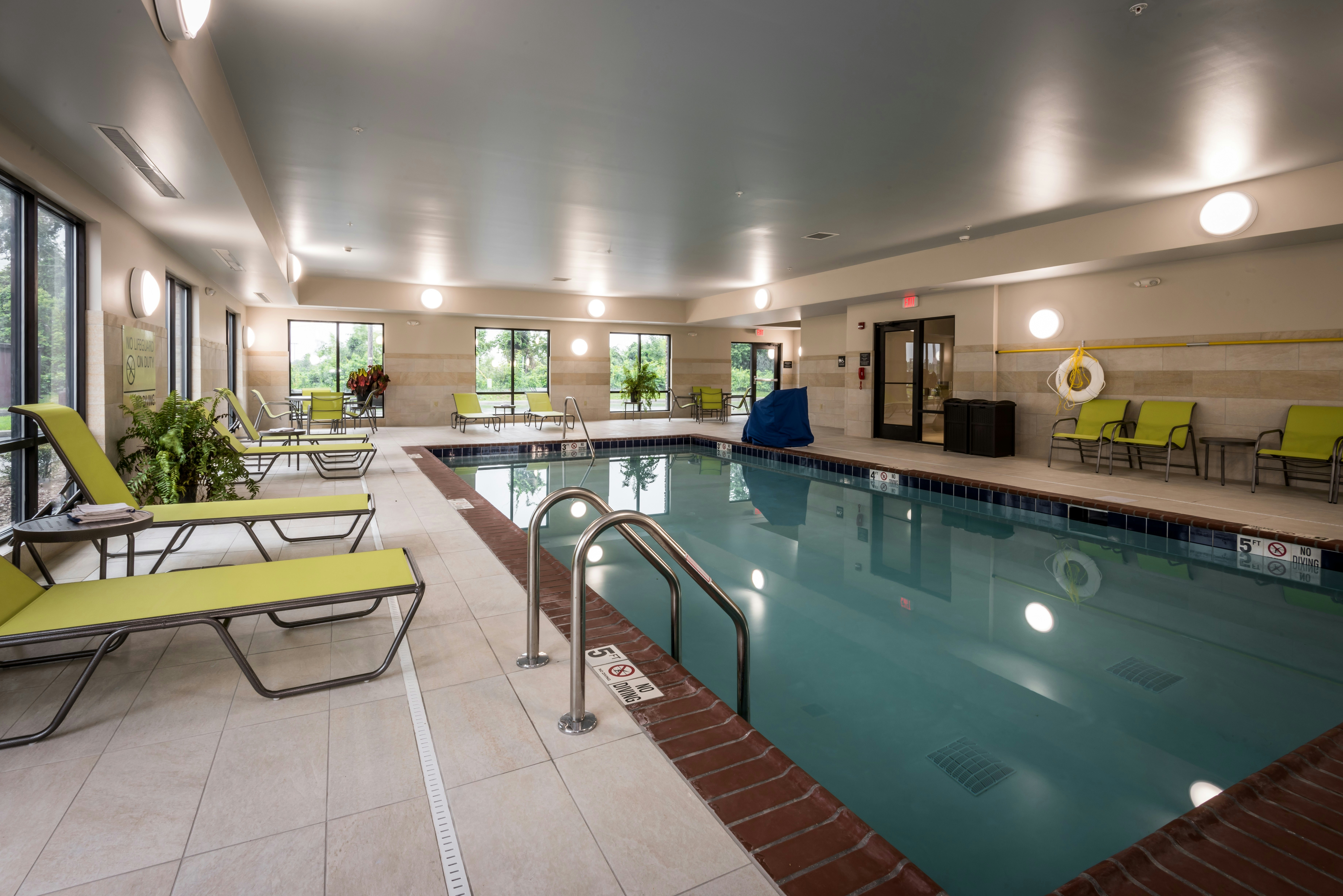 Hampton Inn and Suites Hammond 16/33
