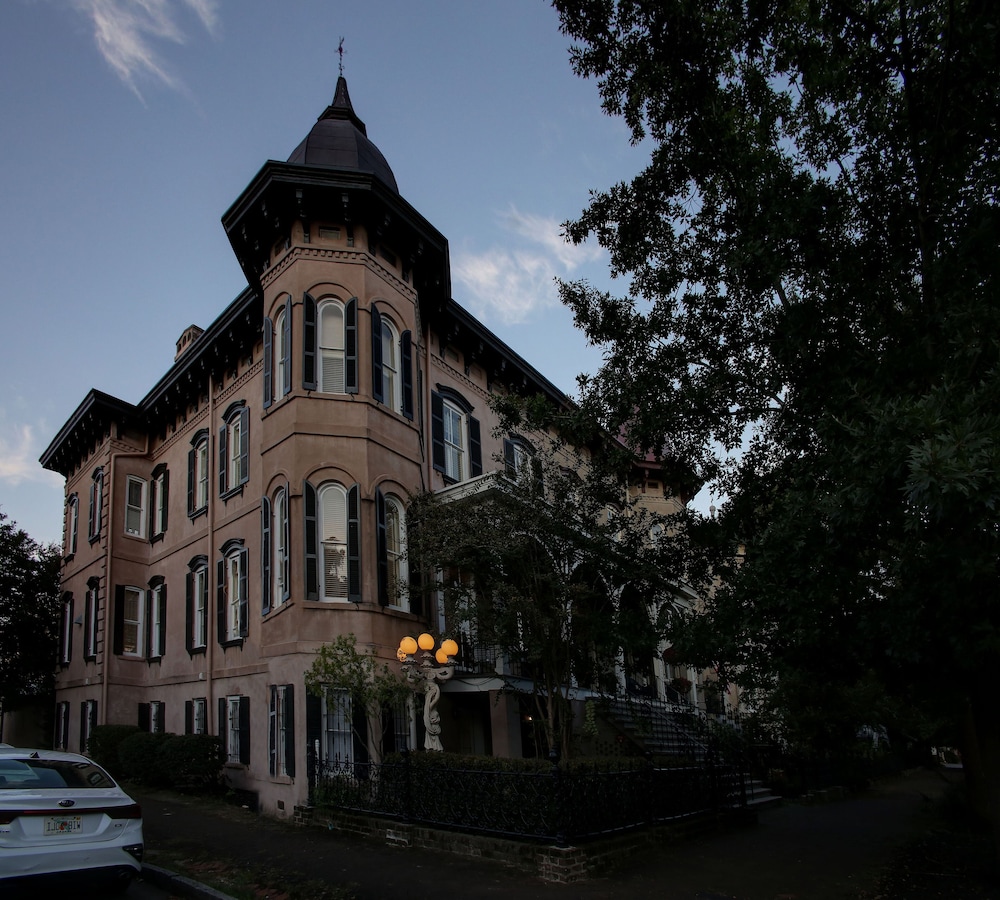 Mcmillan Inn 3/50
