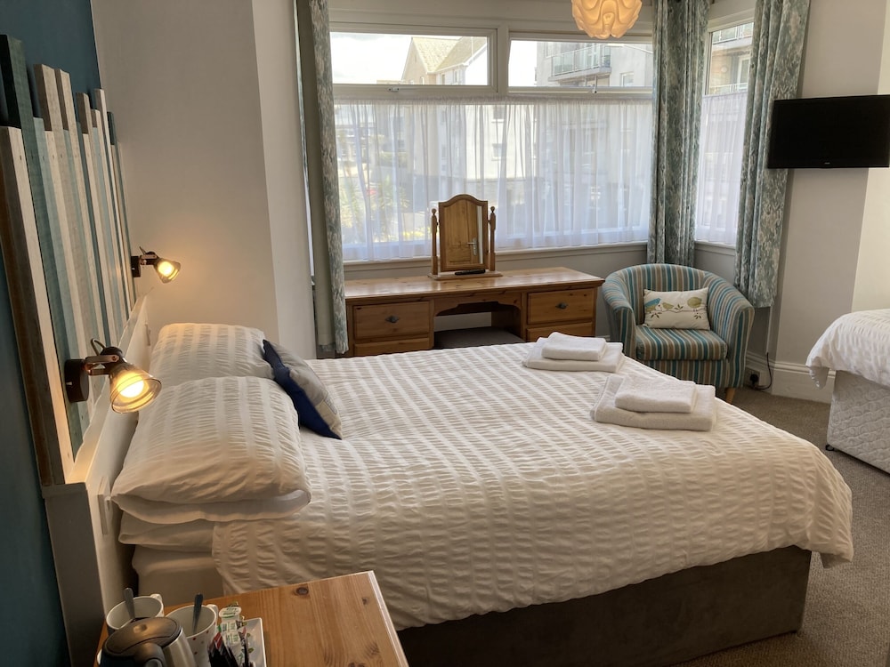 Summer Breeze Guest House - B&B 12/42