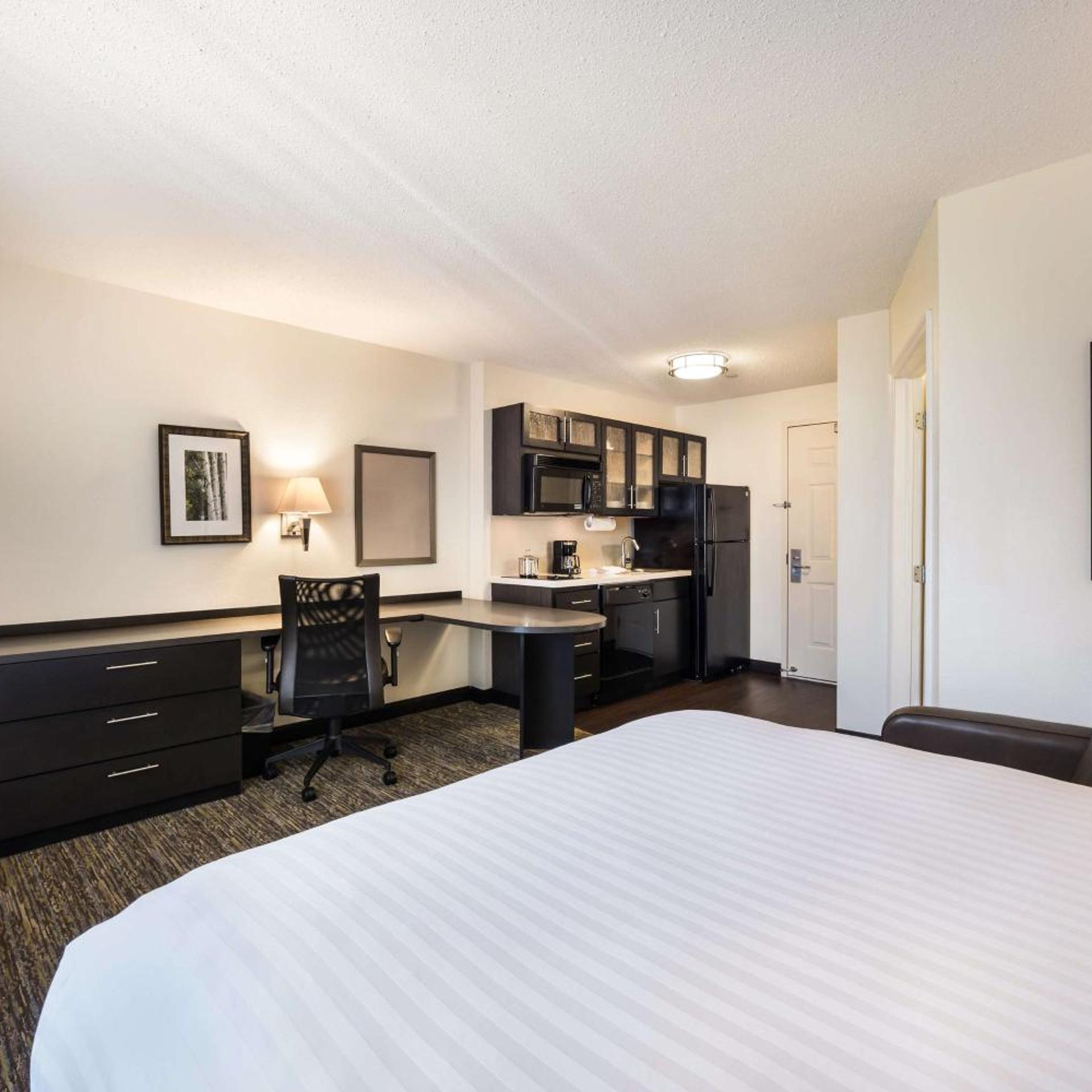 STUDIO, SUITE, QUEEN BED, BATHTUB, ACCESSIBLE