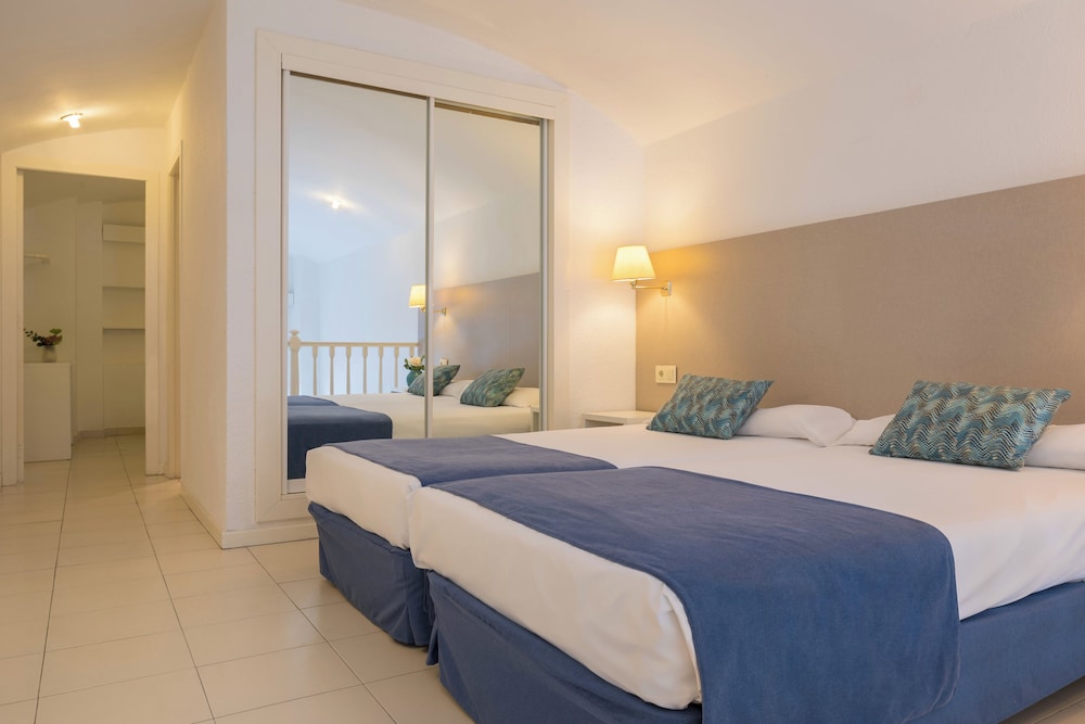 Quad Room