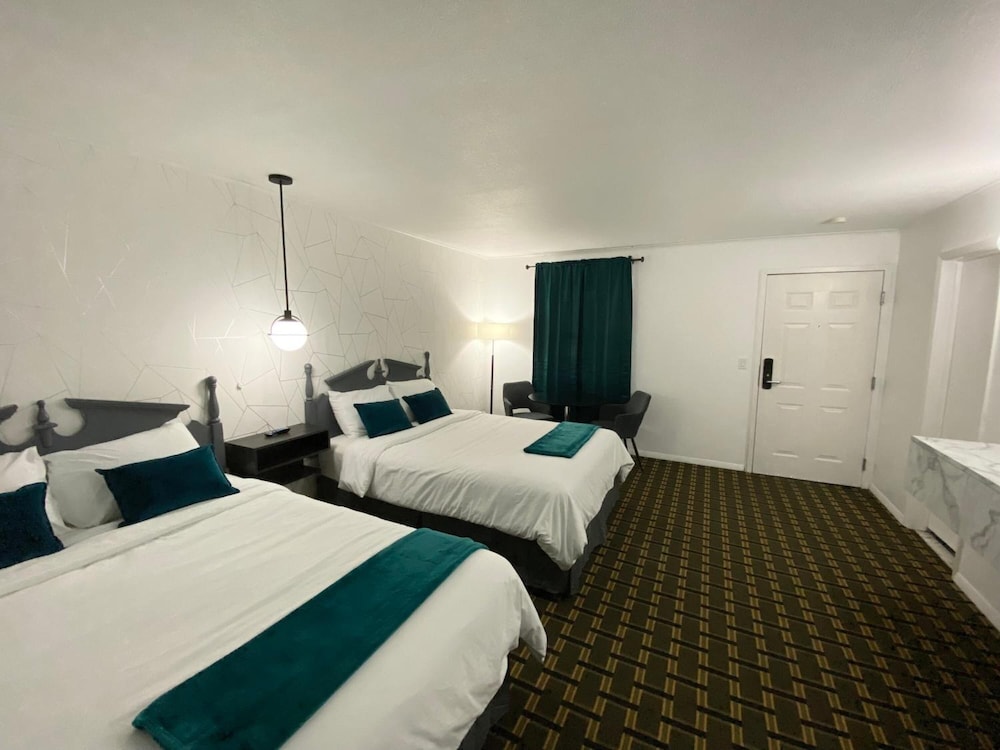 Pilgrim Inn 7/44