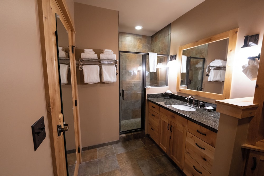 The Village Center At Big Sky Resort 70/70