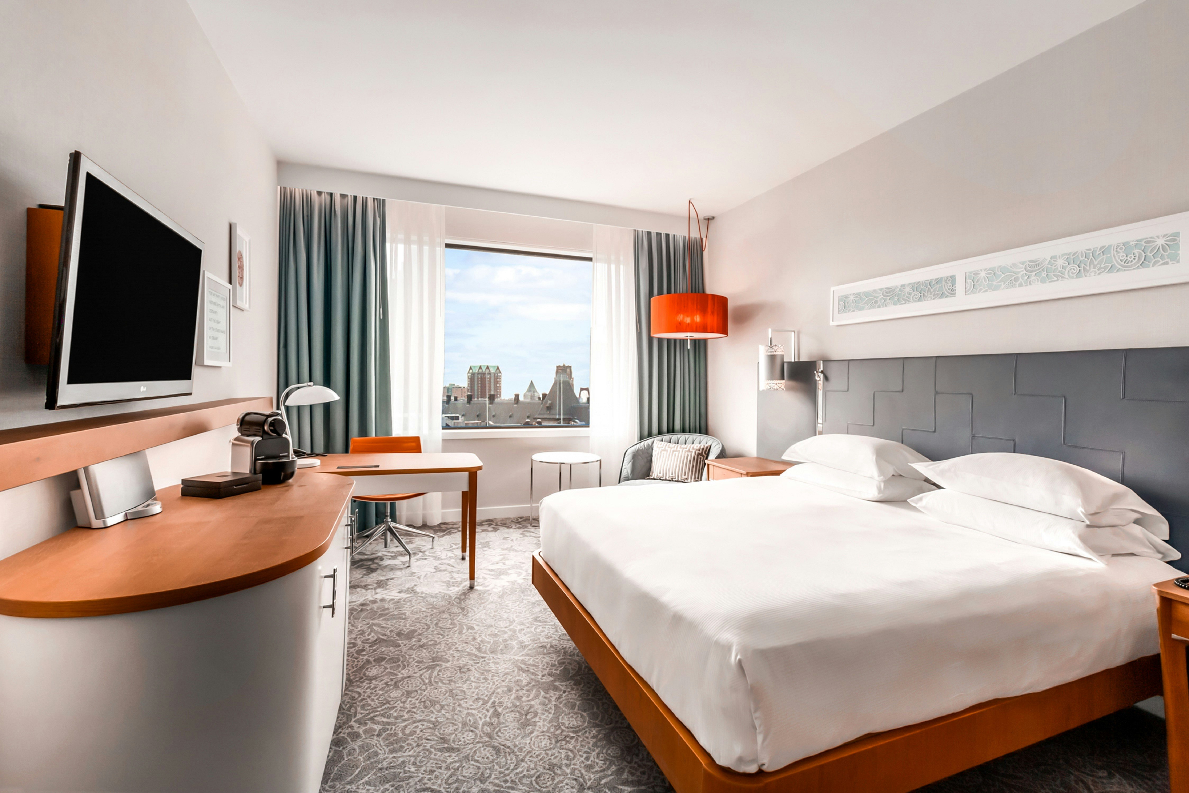 EXECUTIVE, KING BED