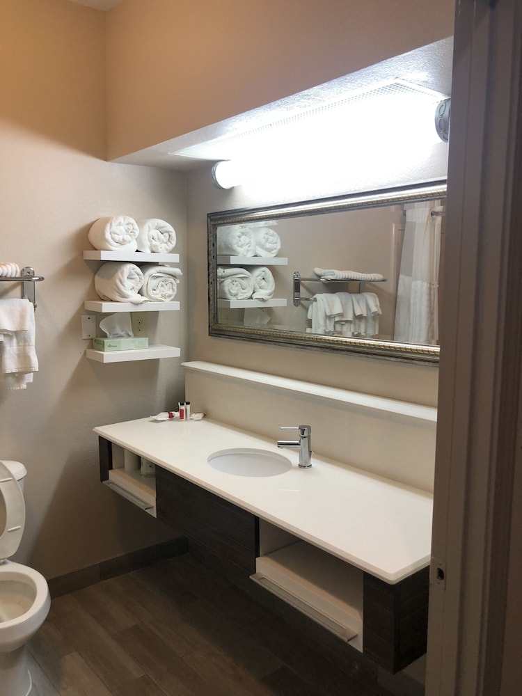 Baymont By Wyndham Laurel 6/25