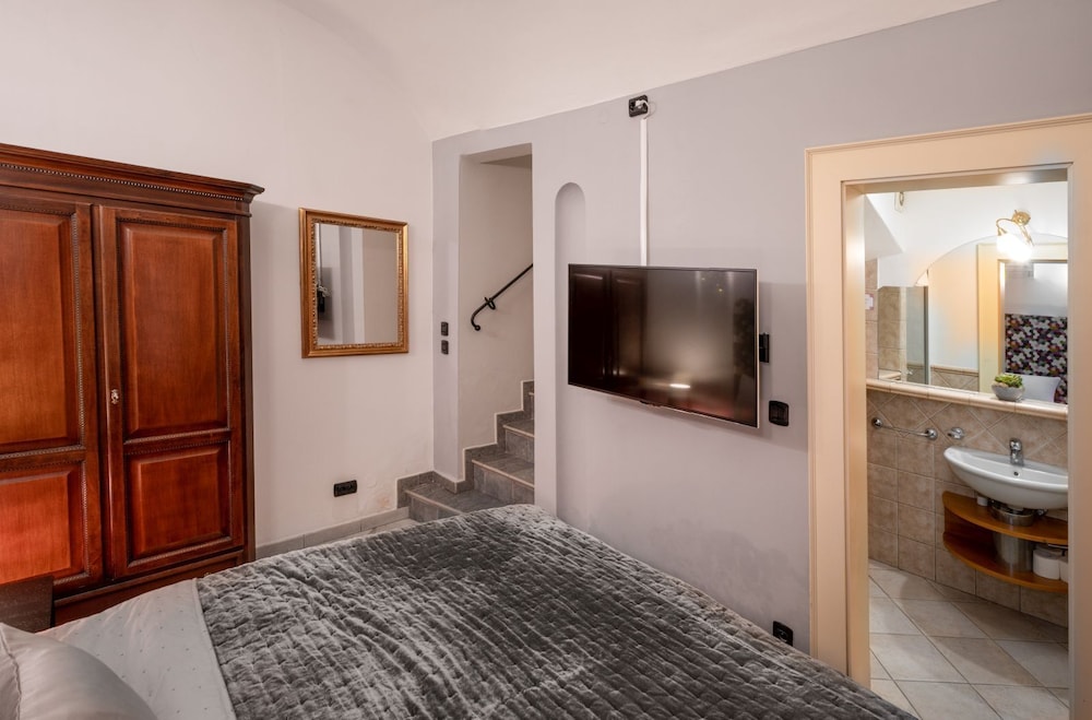 Chateau 9 Apartments by Adrez Living 20/50