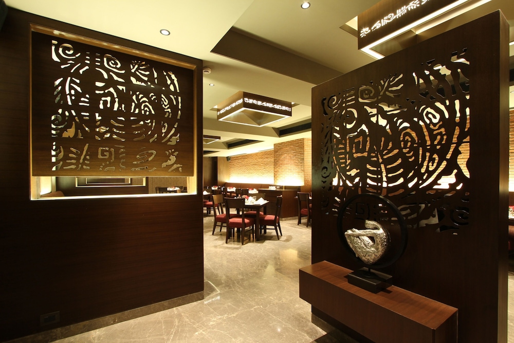 Hotel Express Residency Vadodara 7/46