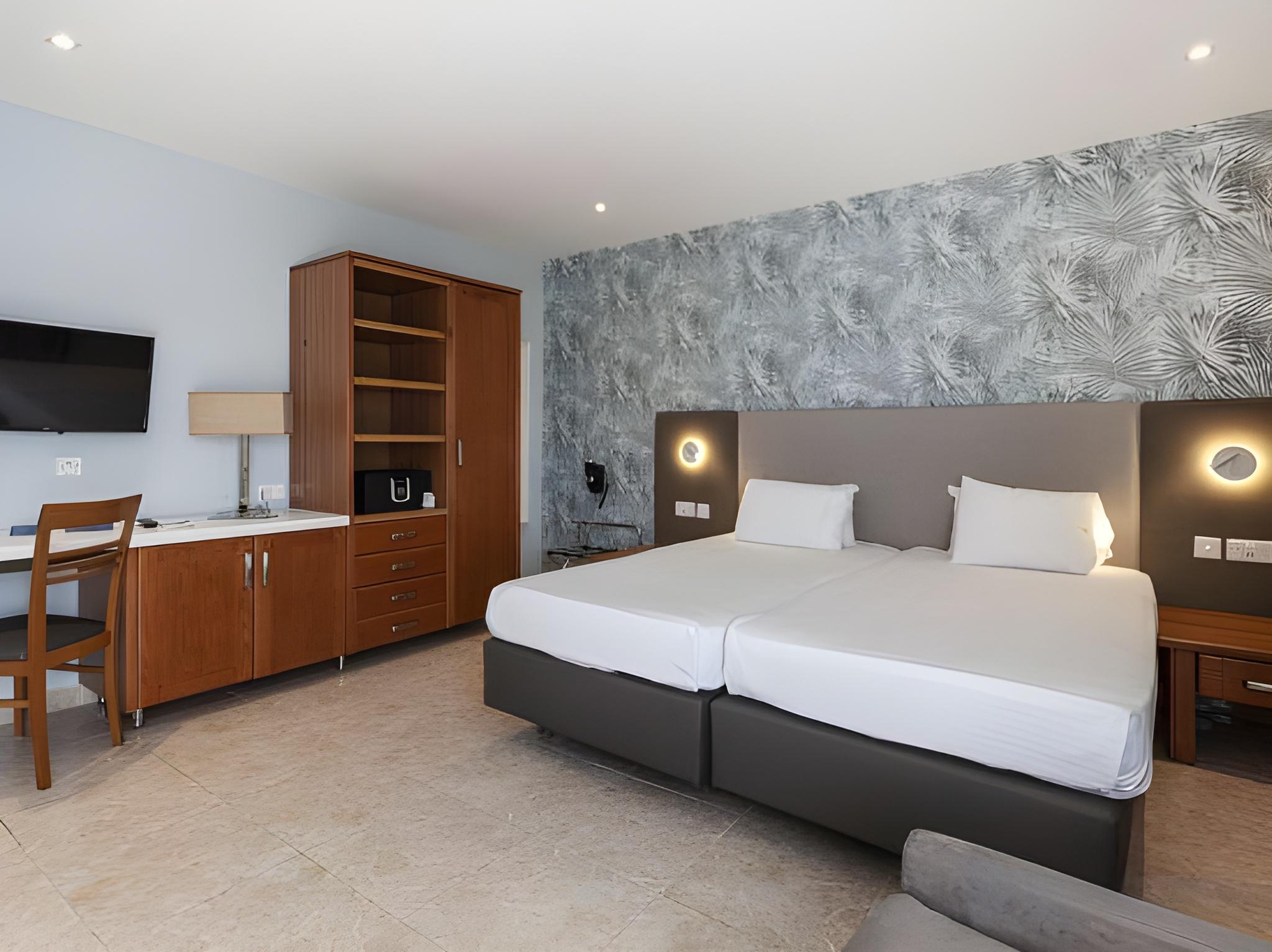 Deluxe, Studio, Apartment, Twin Beds, Sea View, Sofa, Balcony or Terrace