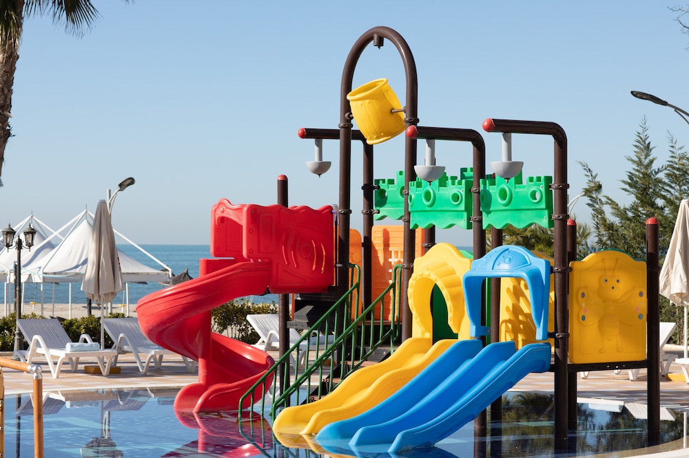 Grand Blue Fafa Resort 40/50