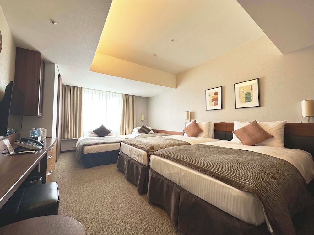 Semi Room, 4 Beds, Executive Level, Lounge Access