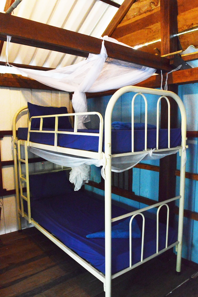 Palm Beach Bungalow Resort 33/66