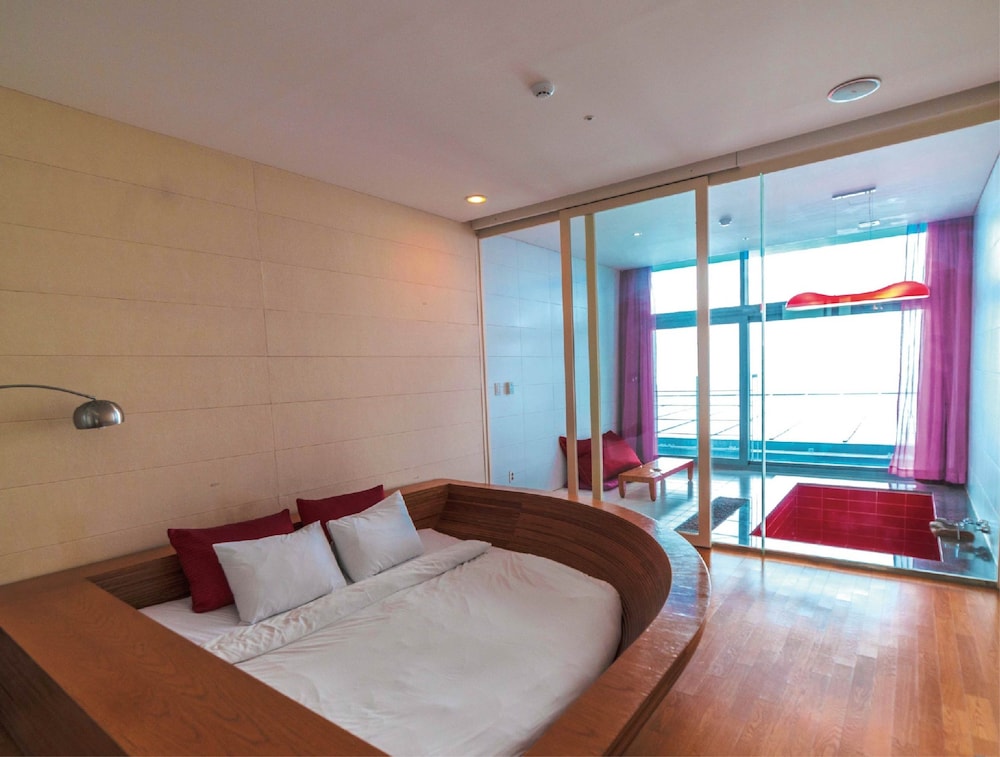 Standard, Double Bed