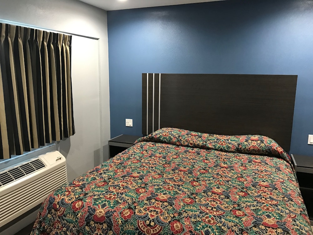 Empire Inn Motel 10/30