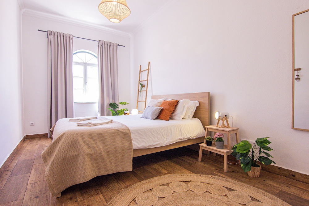 Faro Central Holiday Apartments 8/28