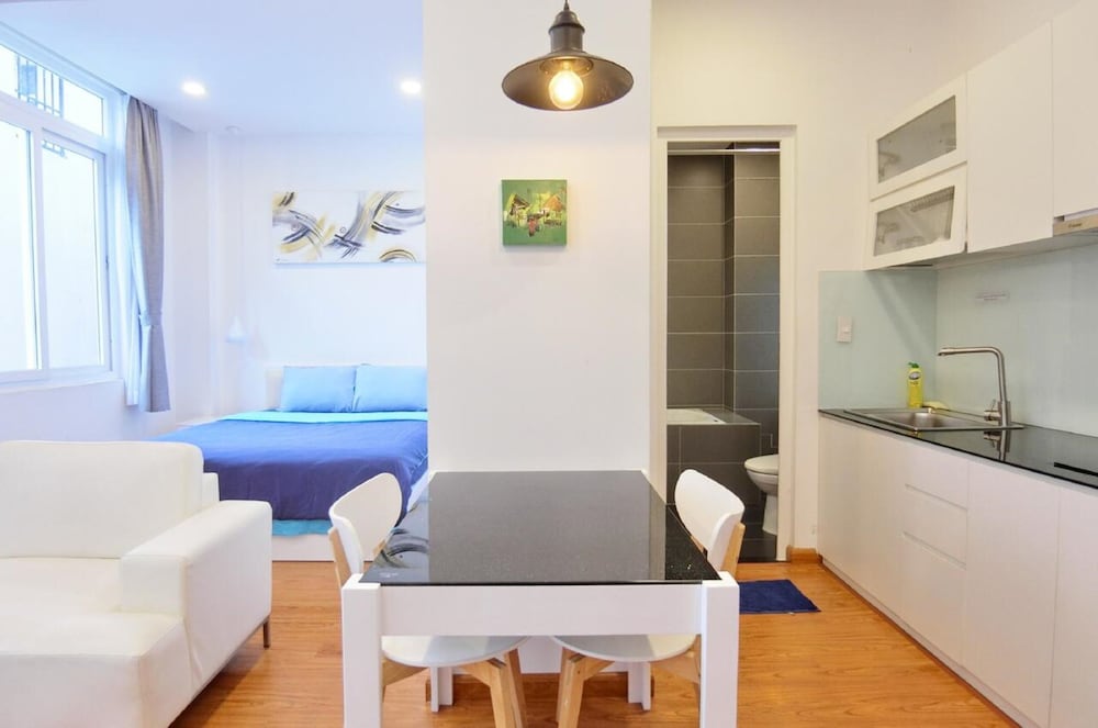 M-H Apartment Hotel 30/50