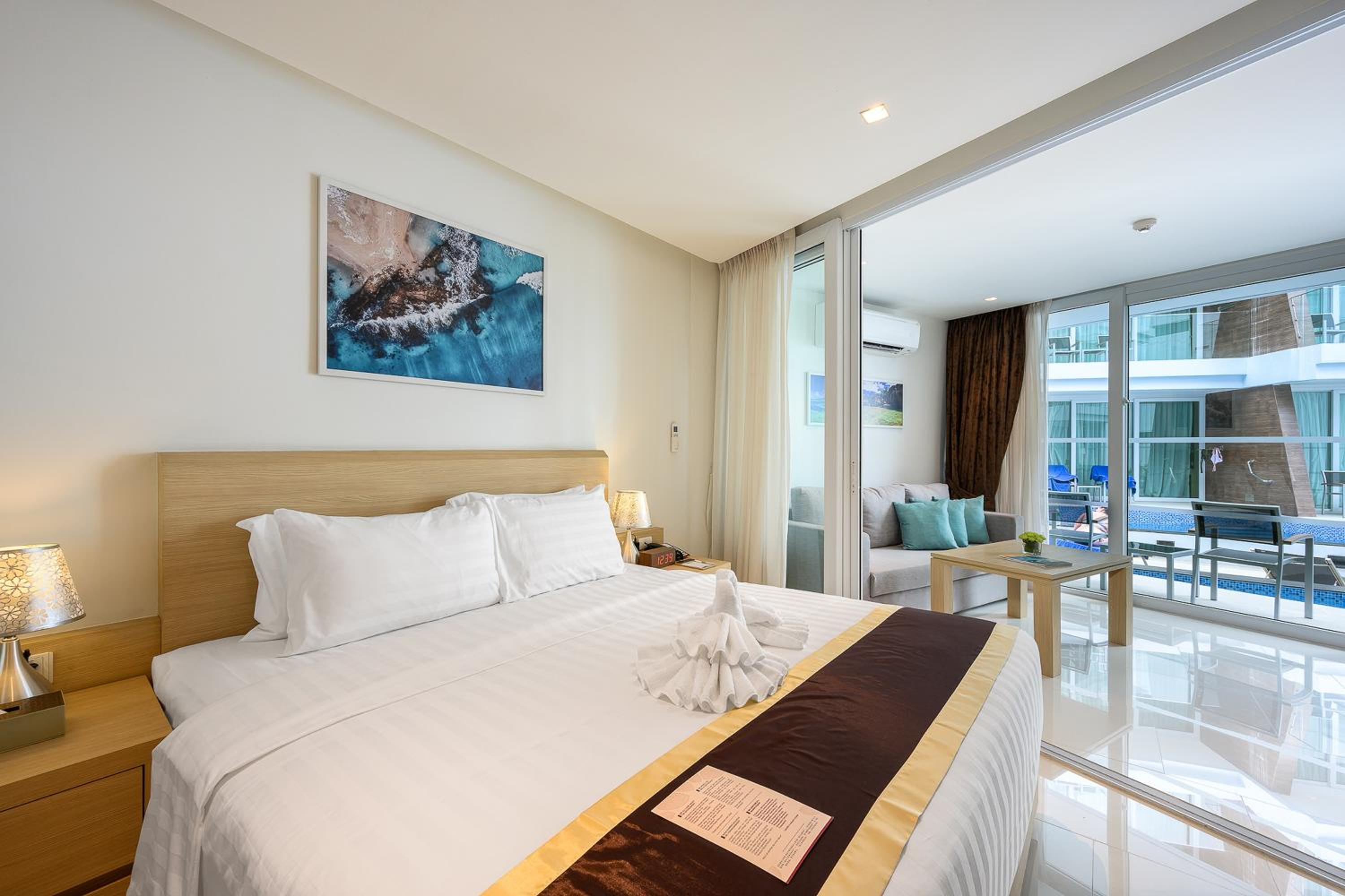 One Bedroom Suite Pool Access
