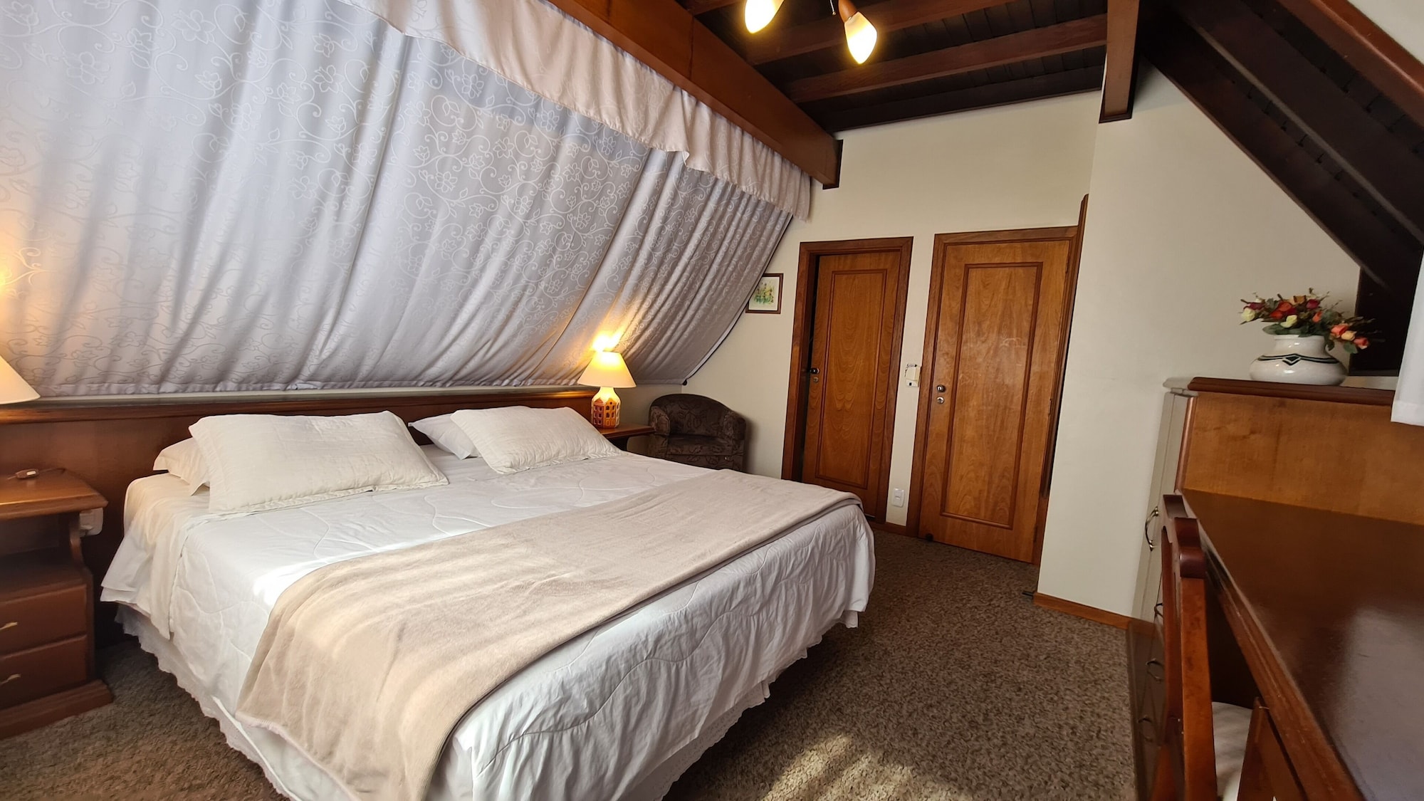 LUXURY, STUDIO, SUITE