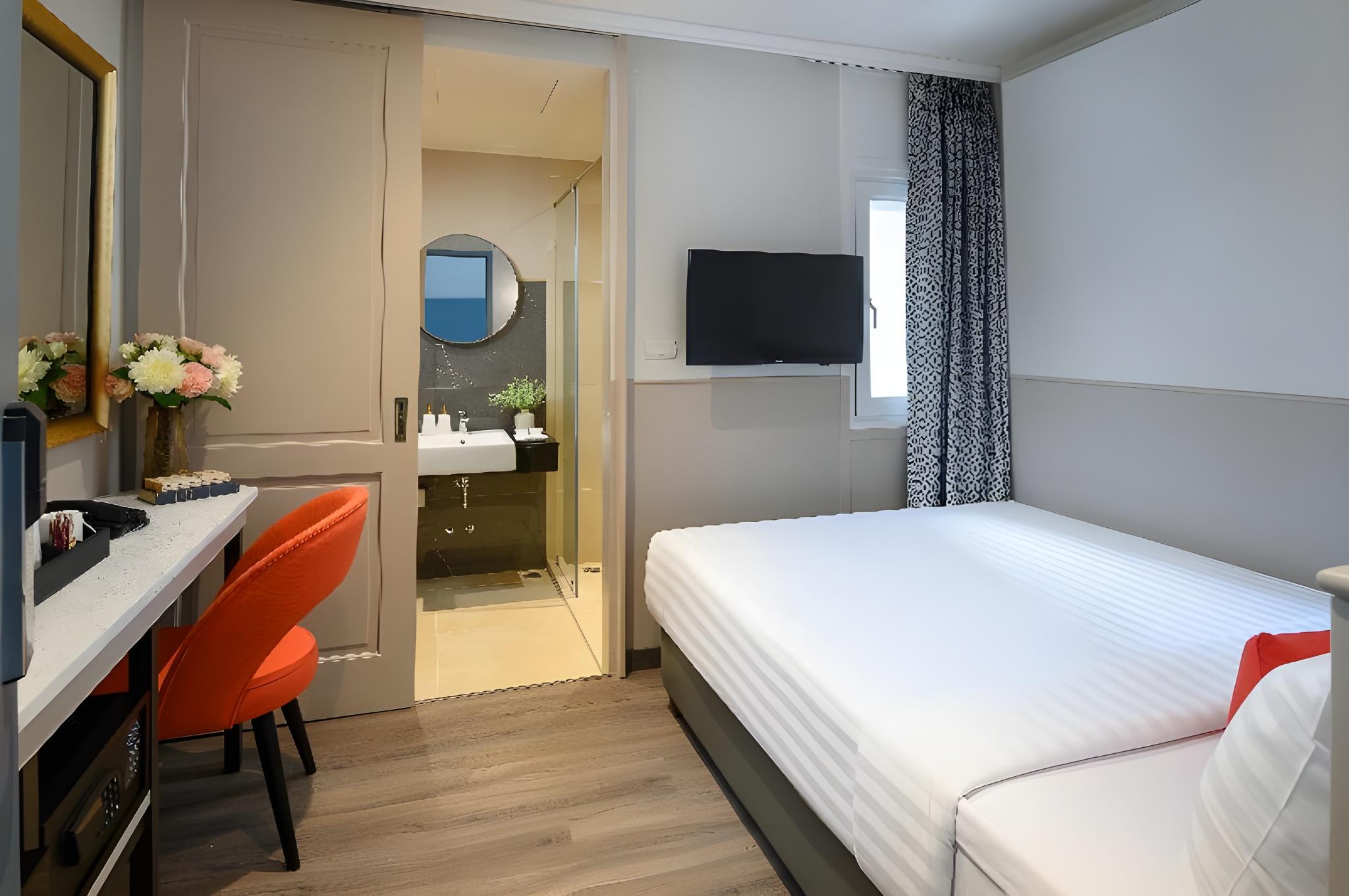 Compact, King Bed, Queen Bed