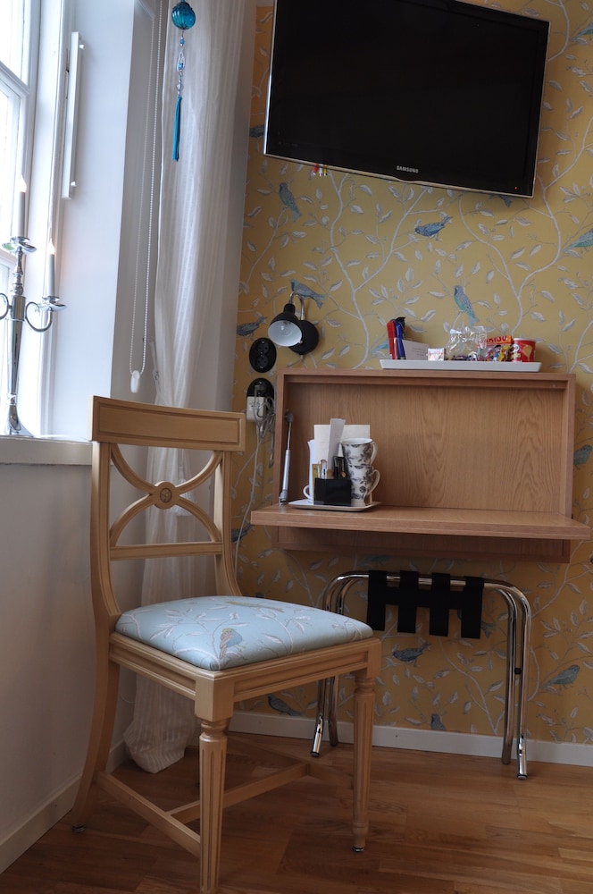 Annas Hotell 7/50