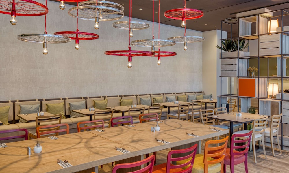 IntercityHotel Berlin Airport BER Terminal 1+2 30/50