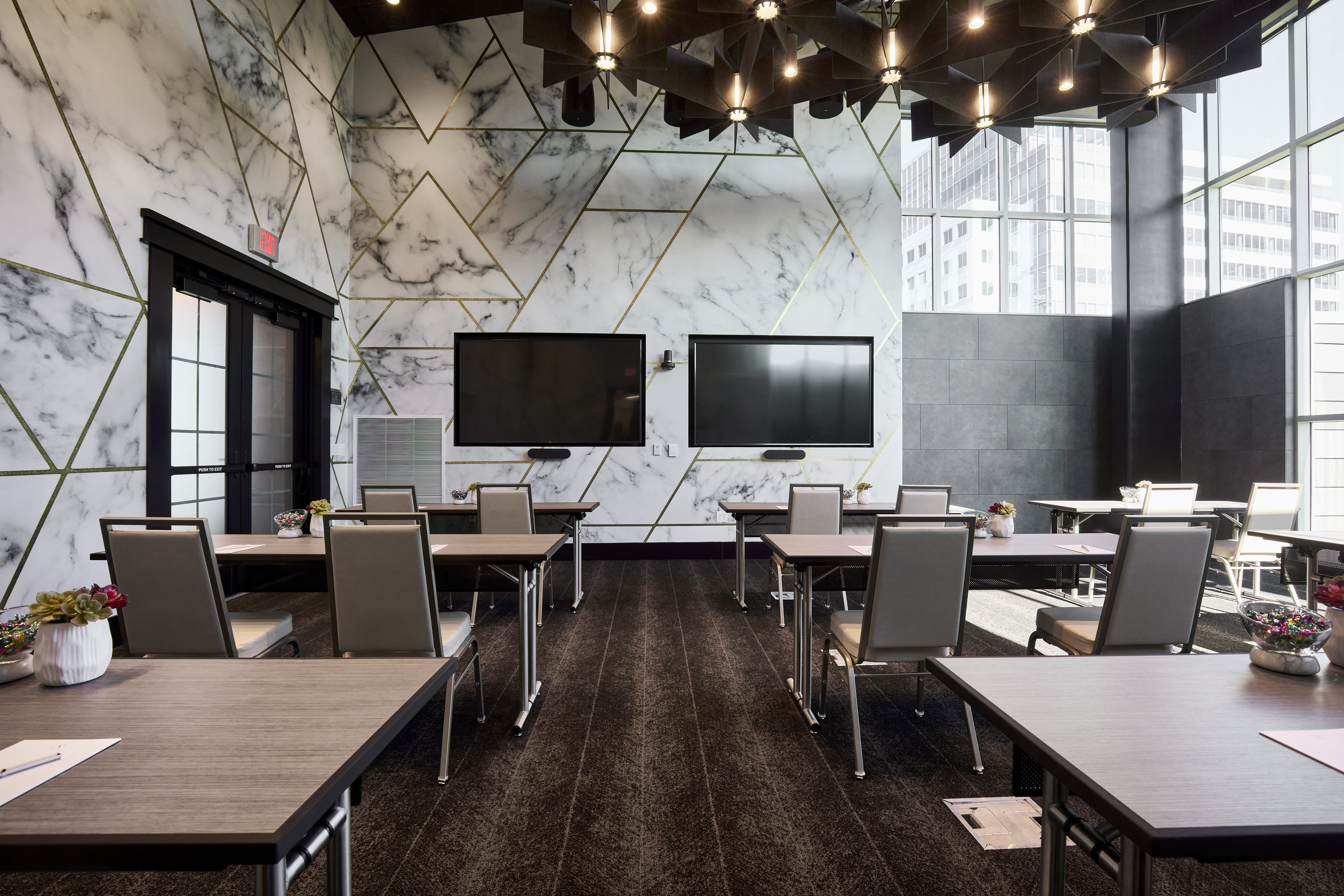 Archer Hotel Tysons 69/77