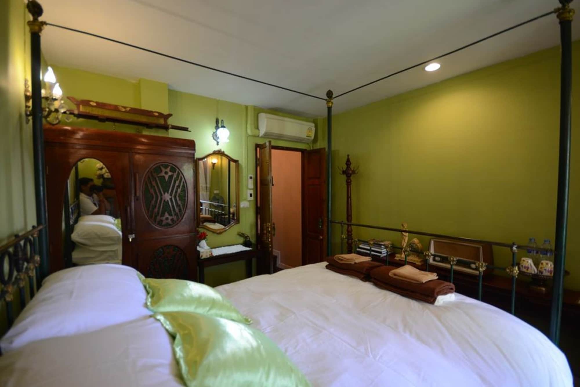 DELUXE, DOUBLE BED, BALCONY