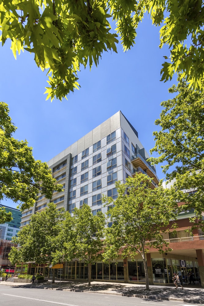 Nesuto Canberra Apartment Hotel 4/58