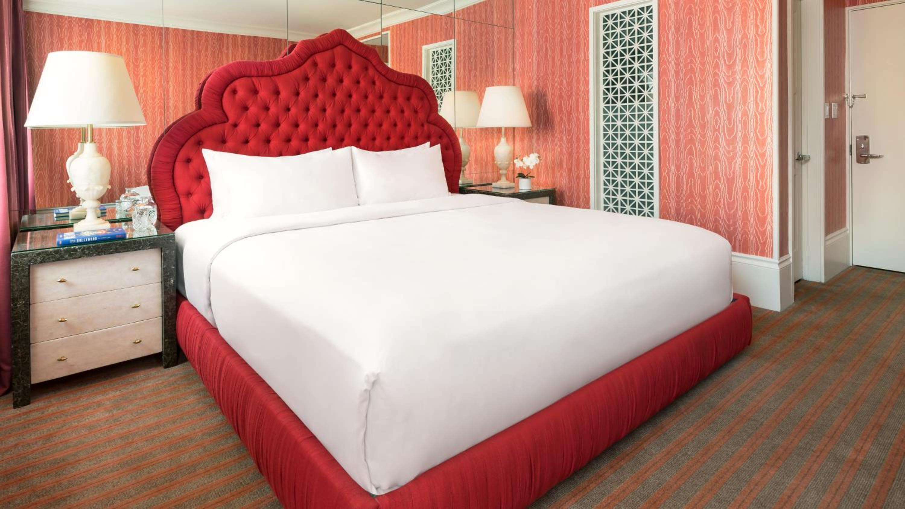 Standard, Queen Bed
