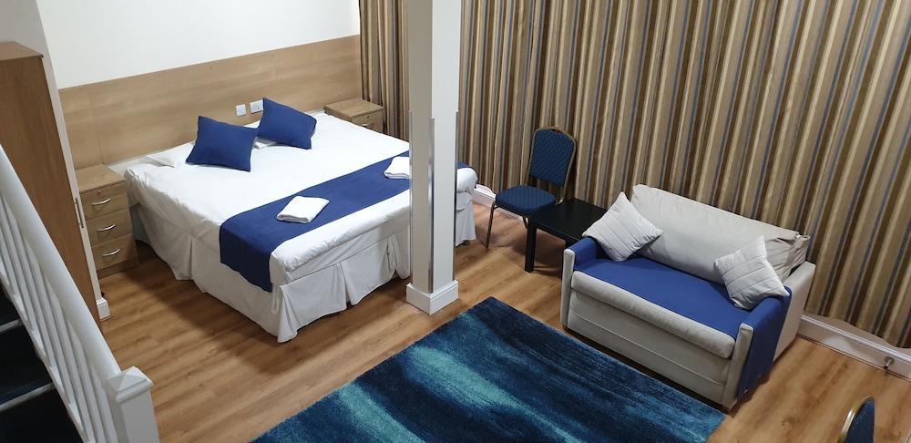 Premierlux Serviced Apartments 29/62