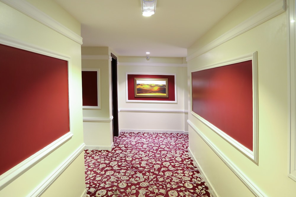 Remas Hotel Suites 7/33