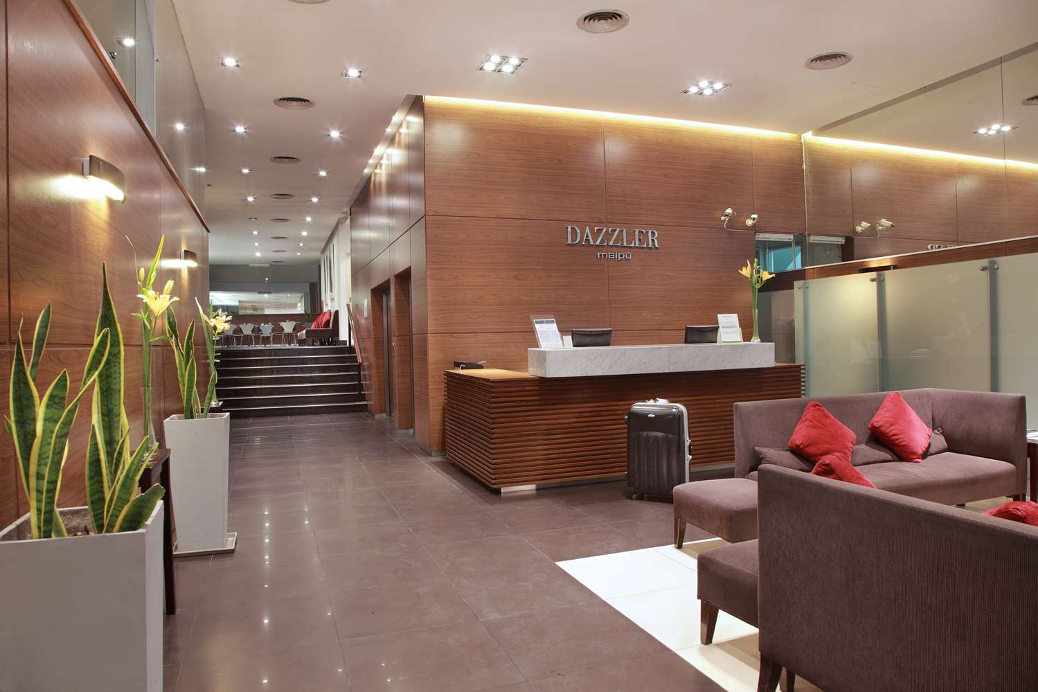 Dazzler by Wyndham Buenos Aires Maipu 10/76